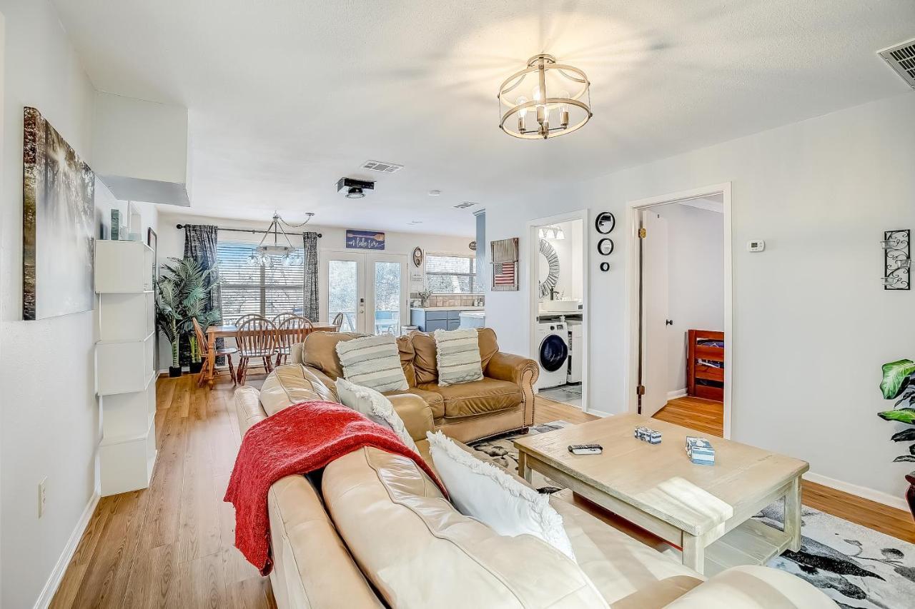 Lakeview Lodge Spicewood Bagian luar foto