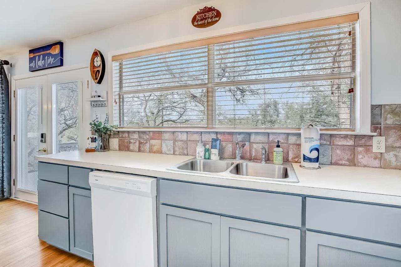 Lakeview Lodge Spicewood Bagian luar foto