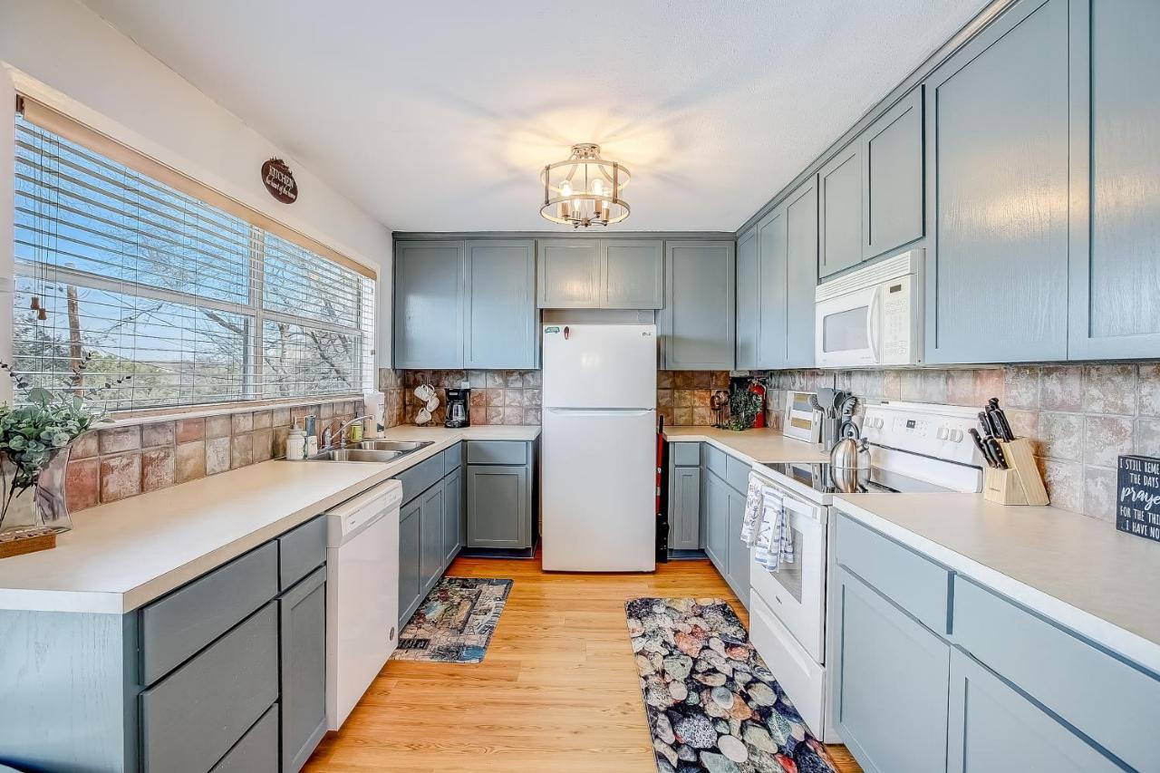 Lakeview Lodge Spicewood Bagian luar foto