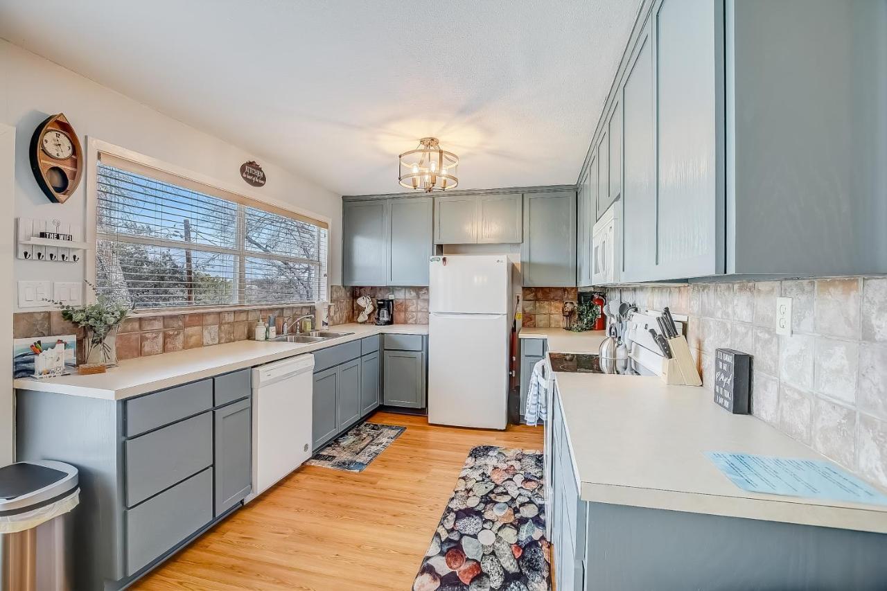 Lakeview Lodge Spicewood Bagian luar foto